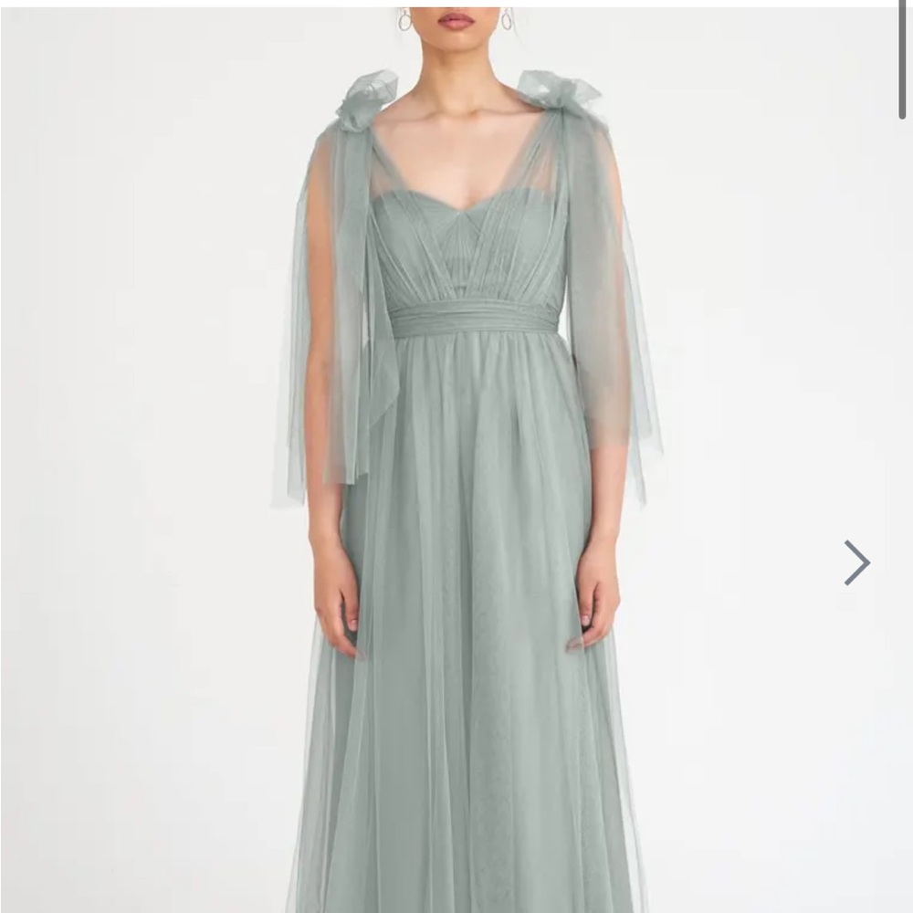 Jenny Yoo Green Maxi Gown with Sweetheart Neckline and Sleeveless Design